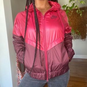 Women’s Nike Light Windbreaker